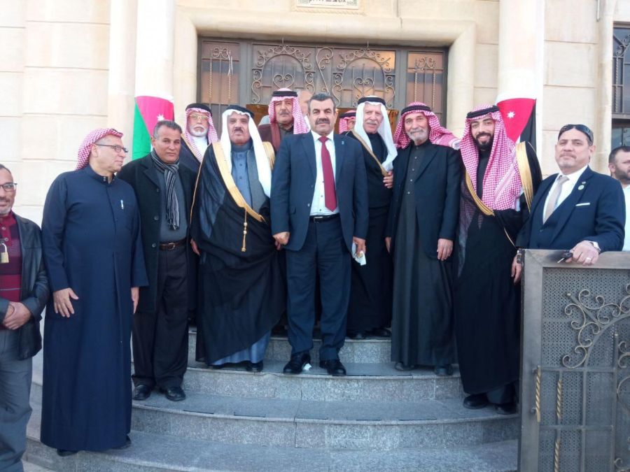 الشيخ عامر التعمري يقيم مهرجانا خطابيا