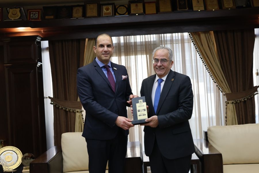 عمان الأهلية تستقبل وفدا من جامعة