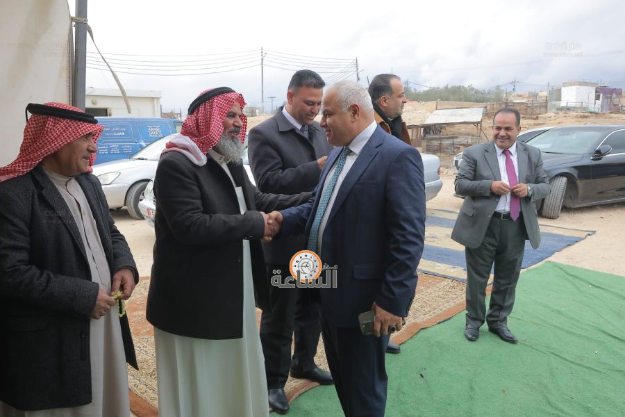 وزير العمل يكرم كوكبة من عمال