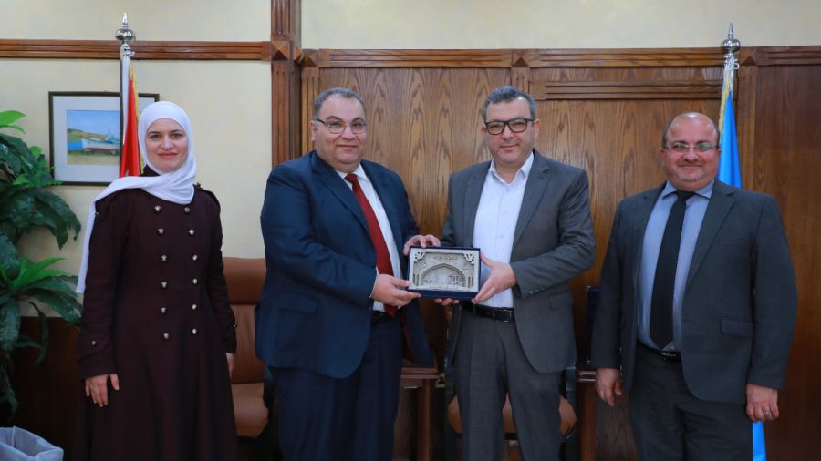 جامعة الزرقاء توقّع اتفاقية تعاون مع