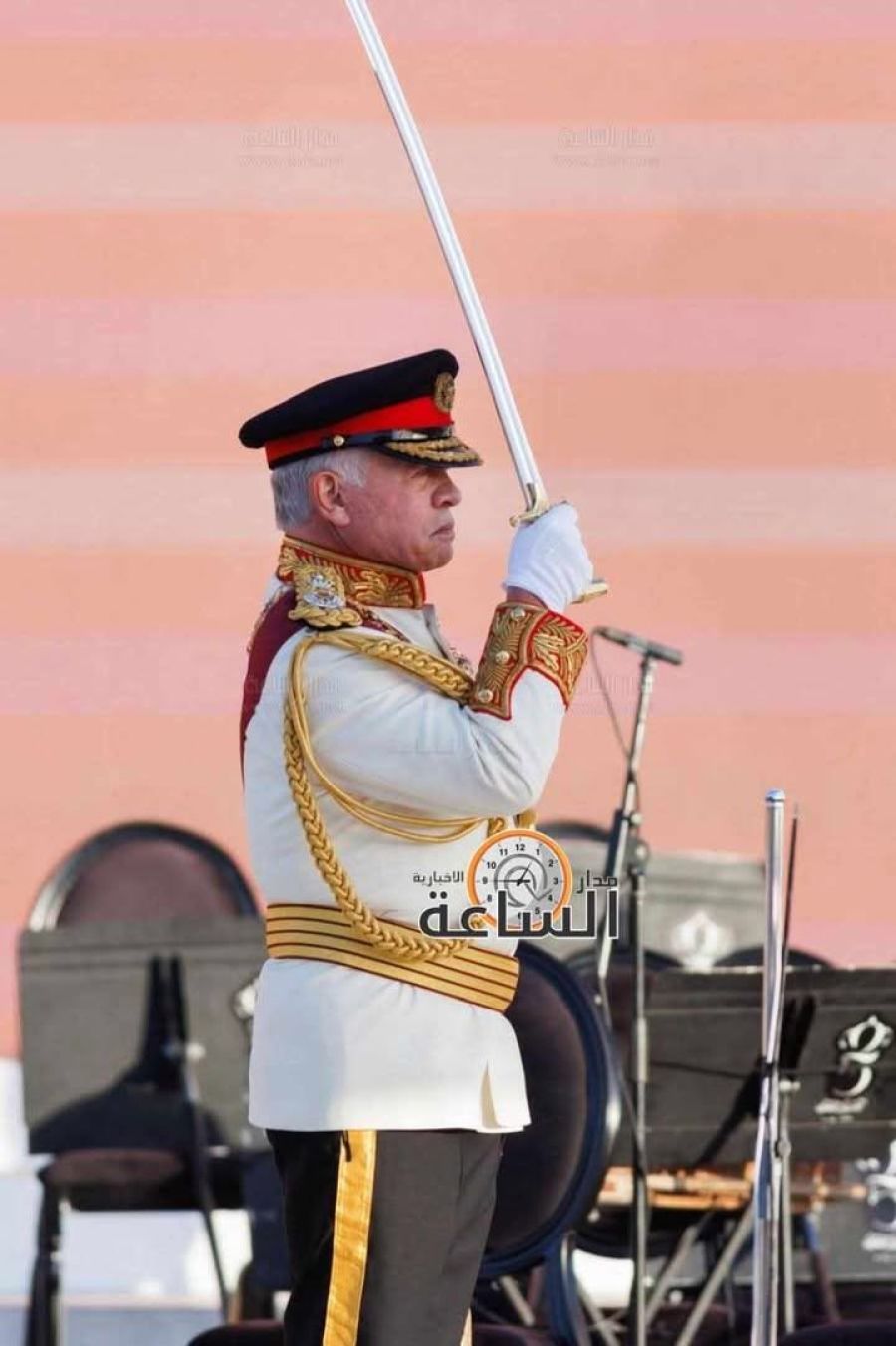 الشيخ فاضل الفواز: التأييد المطلق لجلالة