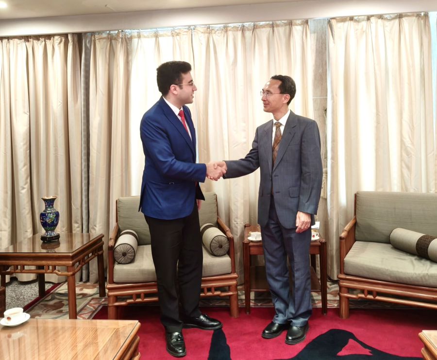 النائب محمد الجراح في السفارة الصينية..