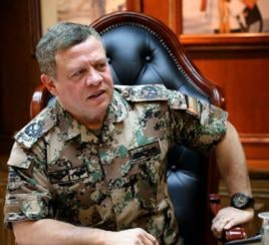 عشيرة المساعدة: امض جلالتك