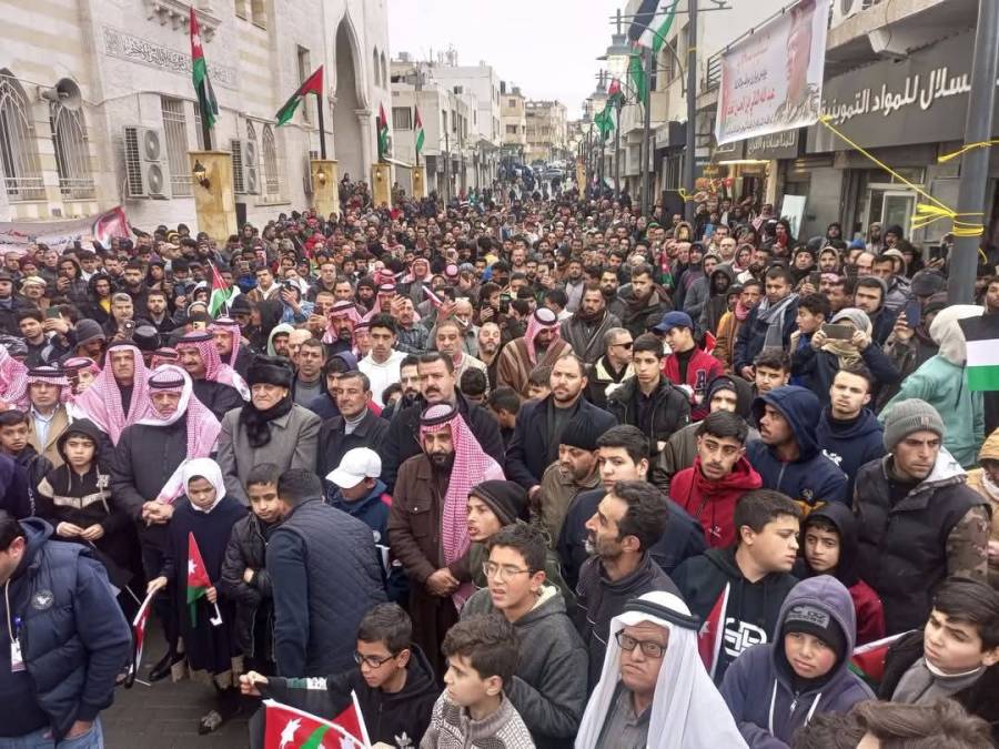 عشائر سحاب تؤكد وقوفها خلف الملك