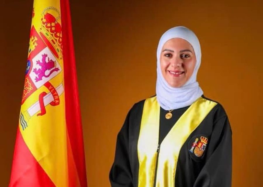 الدكتوراه لـ هلا هاني الحديد من