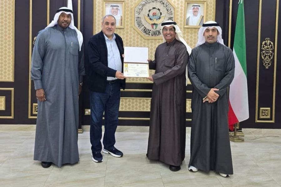 اتحاد عمال الكويت يكرم الفناطسة تقديرا