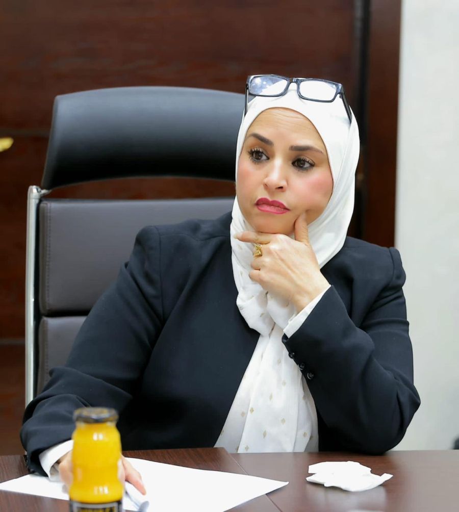 النائب السابق رهق الزواهرة تطالب بعطلة