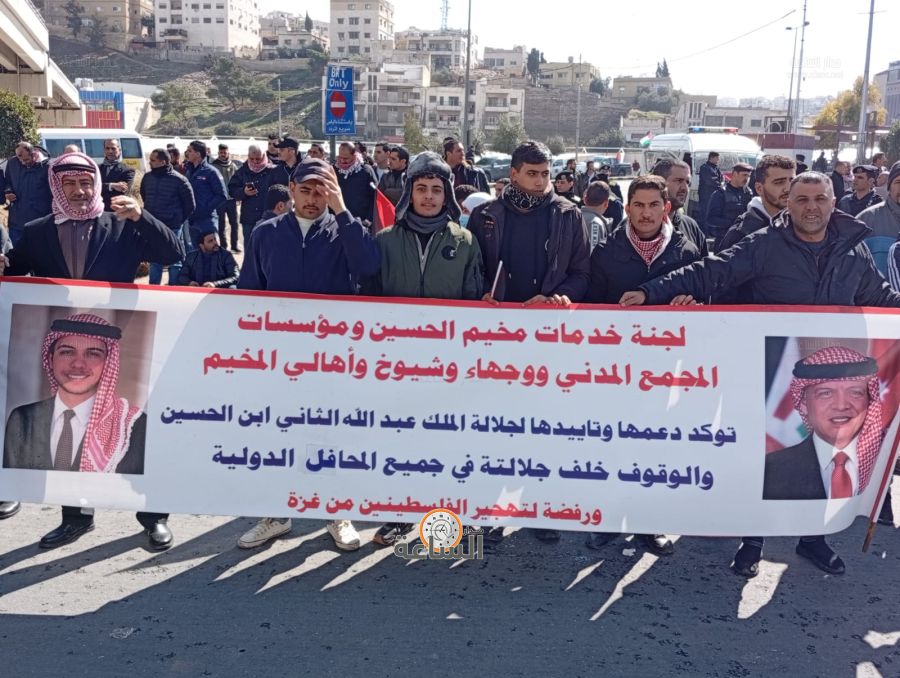 أبناء المخيمات يشاركون في استقبال جلالة