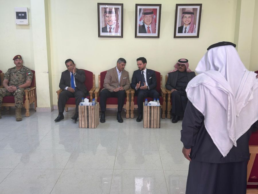 ولي العهد يعزي بوفاة والد زميله