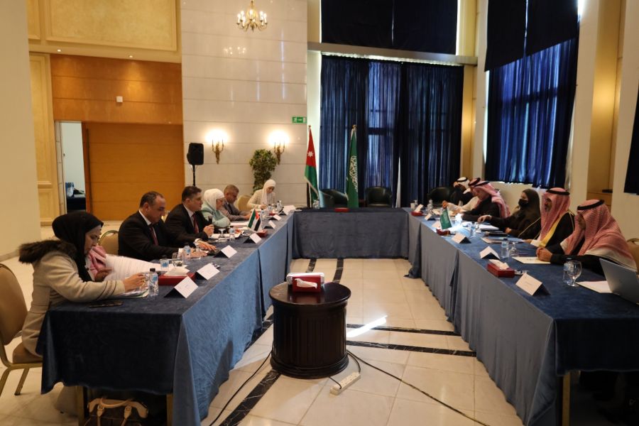 اللجنة الأردنية السعودية للنقل البري تبحث