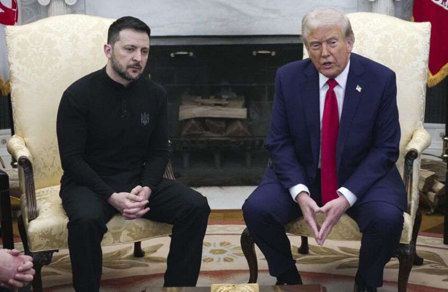 بالفيديو.. ترامب يقلد حركات زيلينسكي بسخرية