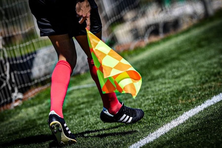 رسميا.. تعيين حكم كلاسيكو الكرة الأردنية