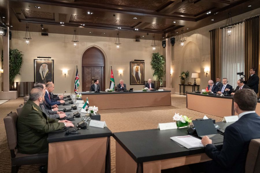 الملك يستقبل ممثلي الدول المشاركة في