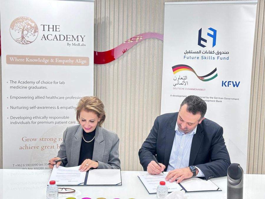 أكاديمية مدلاب توقع اتفاقية تعاون مع