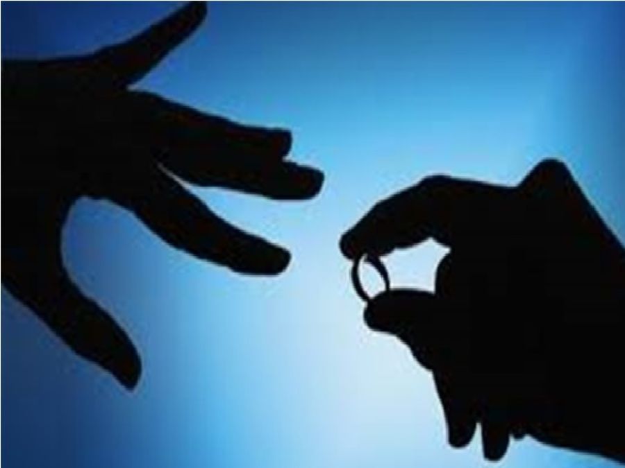 تقدم لي شاب خجول ويعاني من