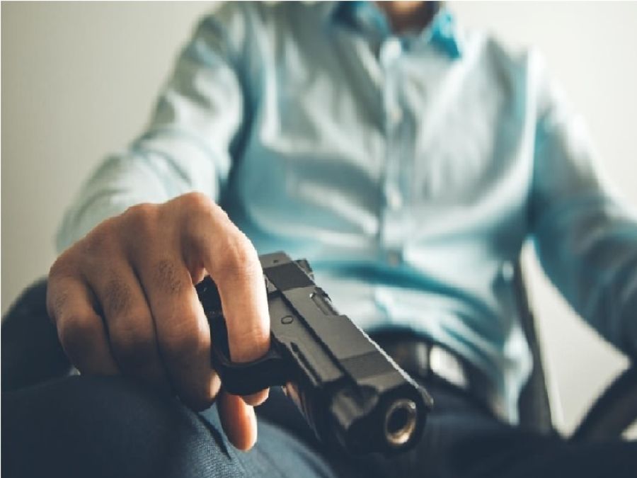 اطلق النار على نفسه فلم يمت..