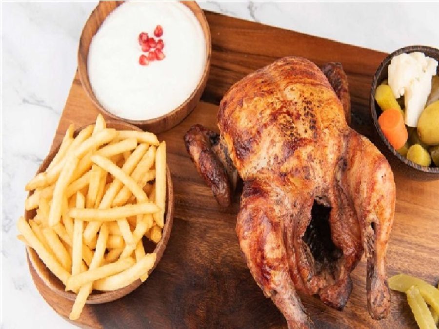 تأخروا عليه بتقديم وجبة الافطار فأطلق