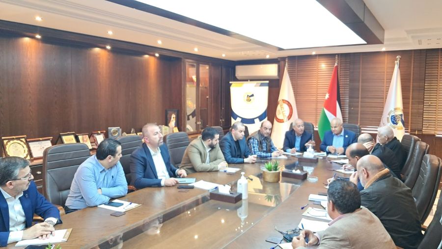 البكار: نعمل على توفير العمالة اللازمة