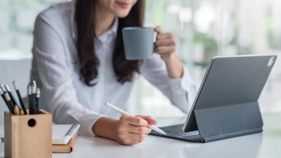 شرب القهوة في المكتب قد يزيد