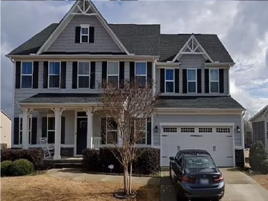 لغز يحير الشرطة الأمريكية.. وفاة عائلة