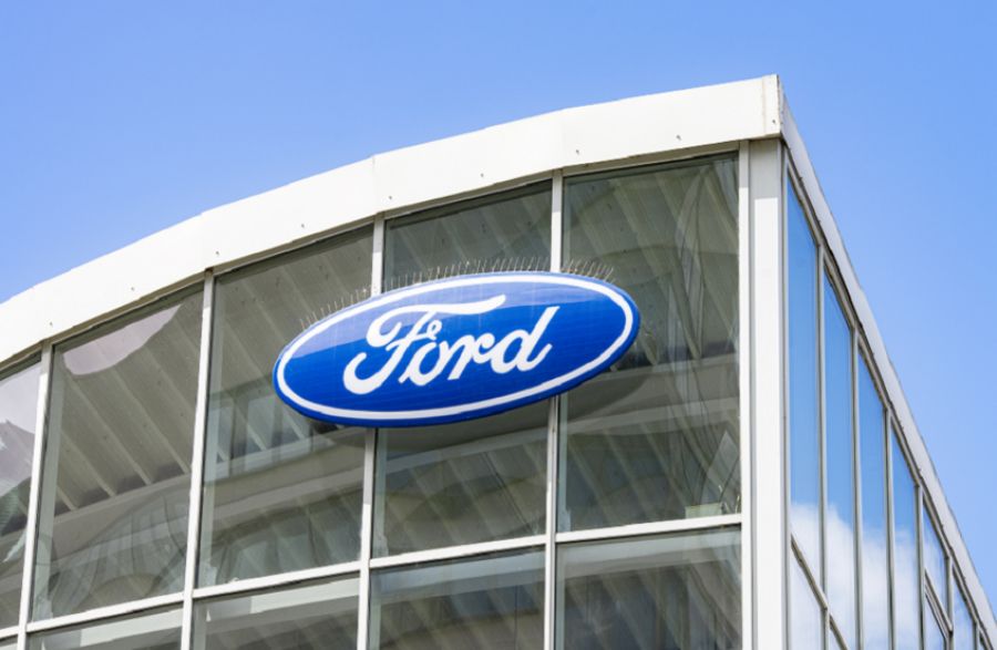 فورد تستدعي نوعين من سياراتها بسبب