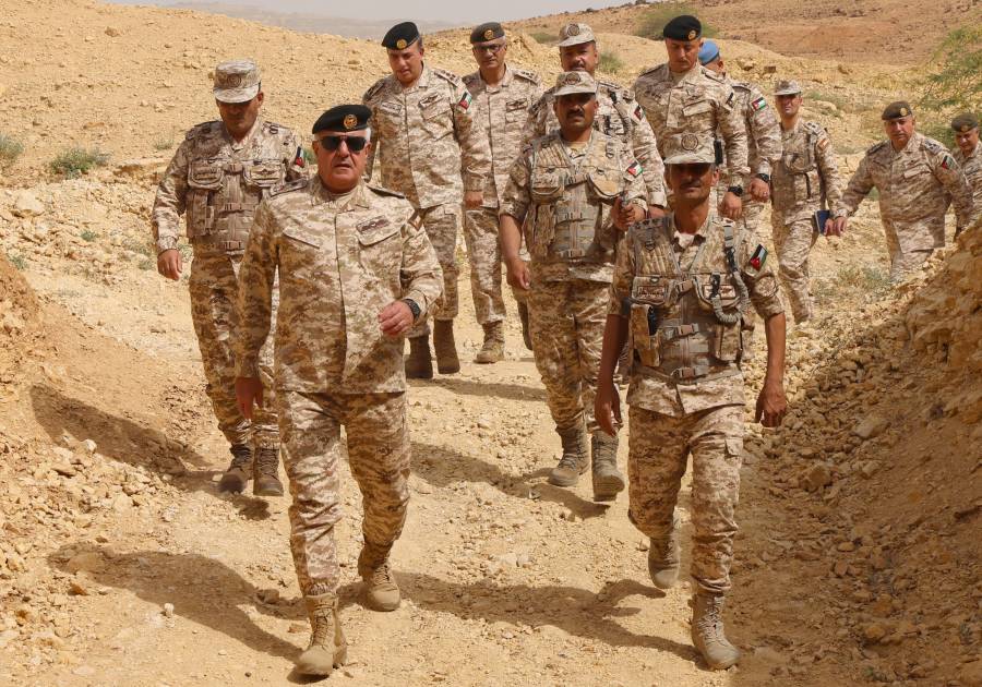 الحنيطي يتفقد الواجهة الحدودية للمنطقة العسكرية