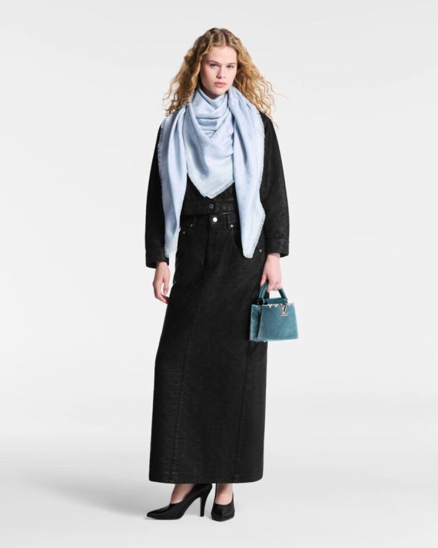 أوشحة ربيع 2025.. لمسة أنثوية فاخرة