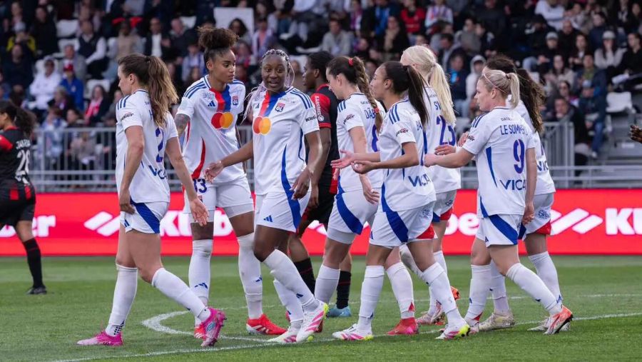 لرفع عدد الجماهير.. ليون الفرنسي يفتح