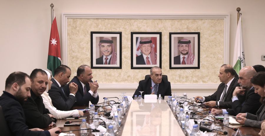 اجتماع في وزارة الأشغال لبحث تطوير