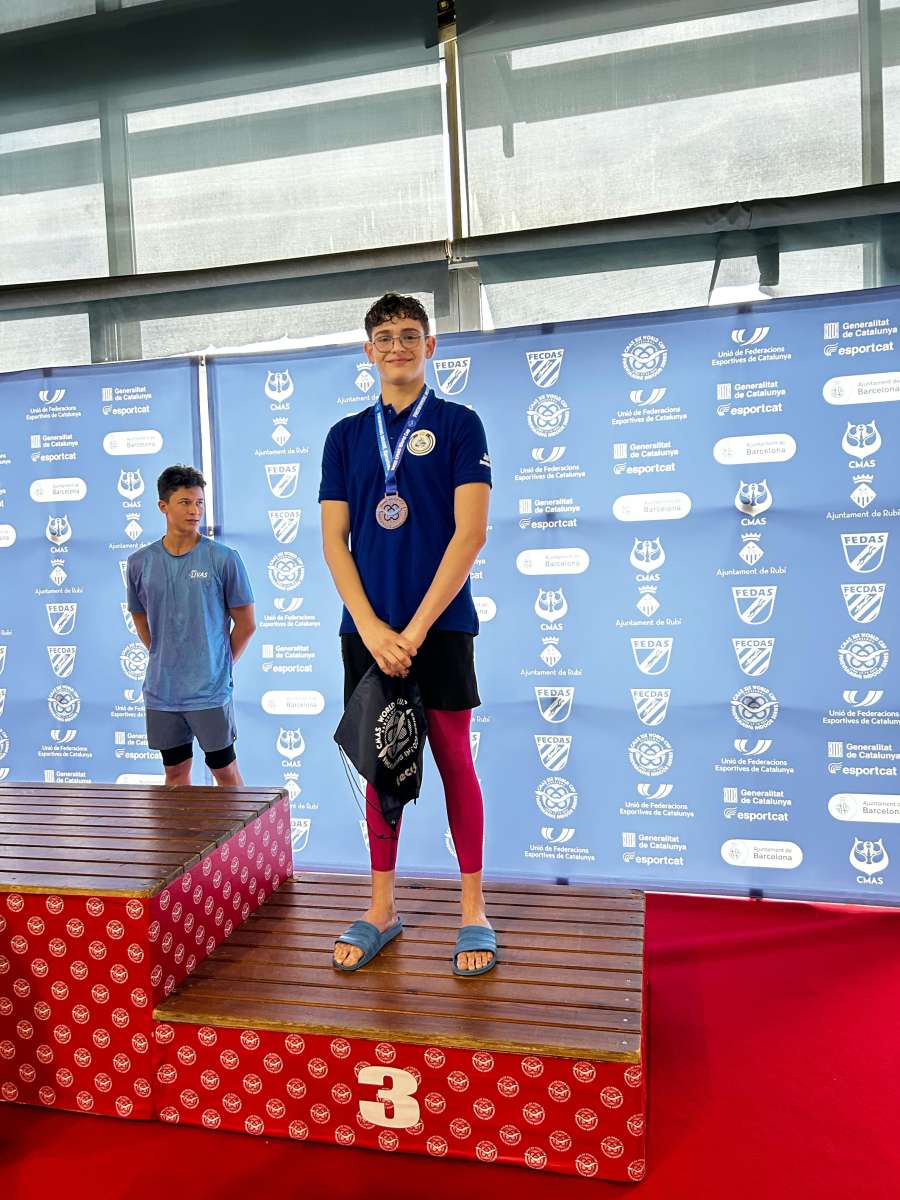 برونزية عالمية لآدم أبو عنزة في