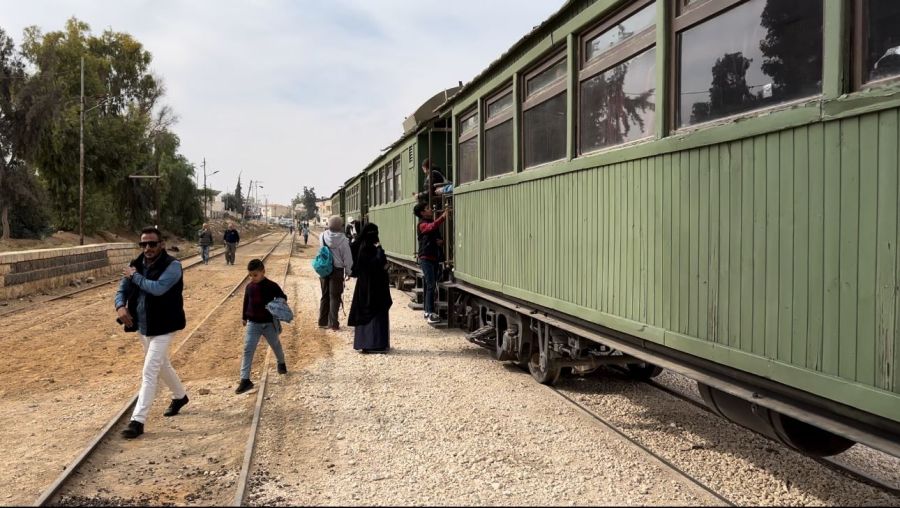 تسير أول رحلة بالقطار لموقع أم
