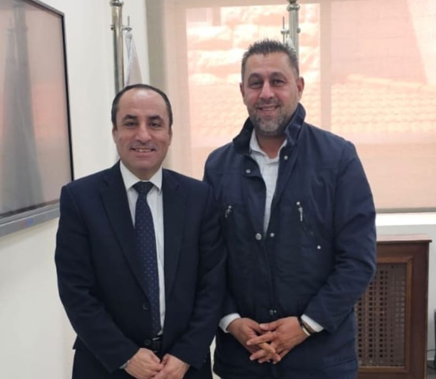 عبد الخالق يزور دائرة الاراضي ويشرح