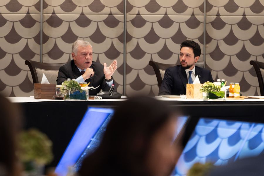 أبناء عشيرة السميرات - العموش: الوقوف