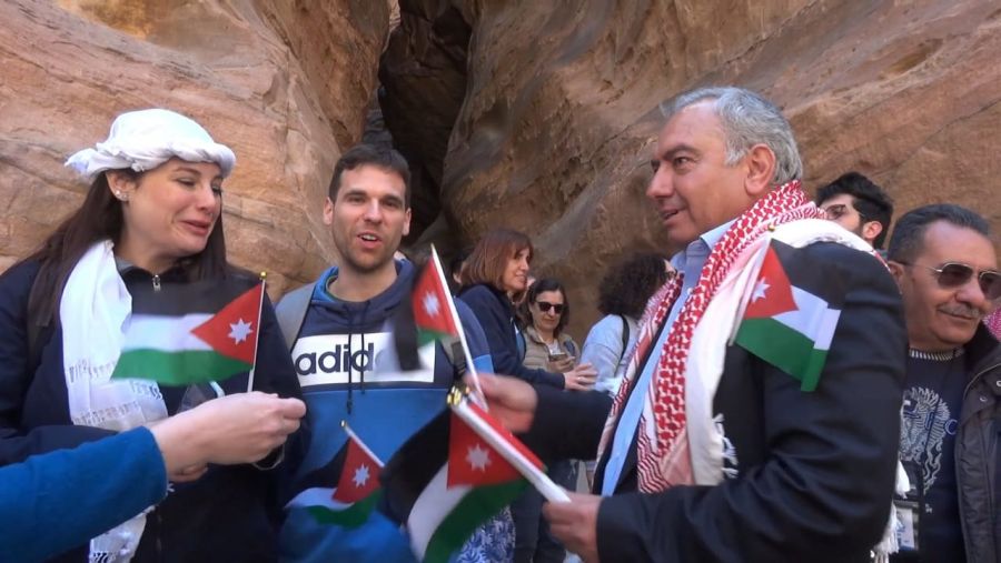 ماذا قال البريزات للسياح القادمين إلى