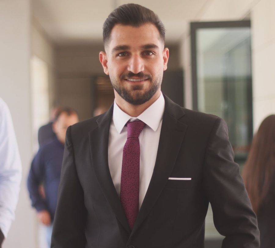 صحفية أردنية تهدد ناشطا اجتماعيا: والله