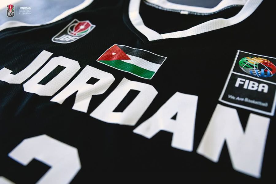 الأردنيون خلف نشميات السلة في مواجهة