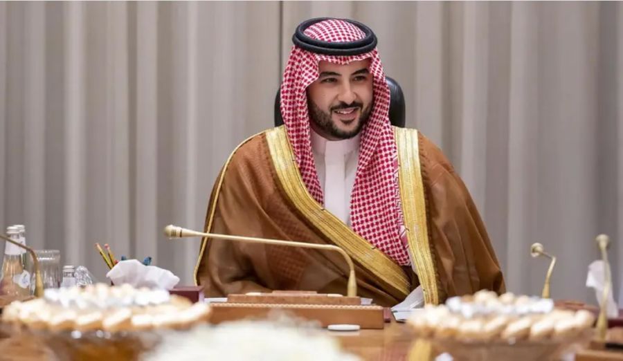 وزير الدفاع السعودي يصل طهران في