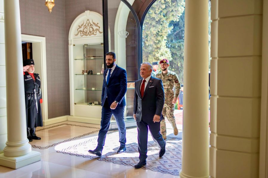 الملك يهنئ الرئيس السوري بذكرى عيد