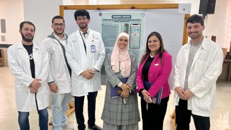 كلية الصيدلة بجامعة الزرقاء تفتتح معرض