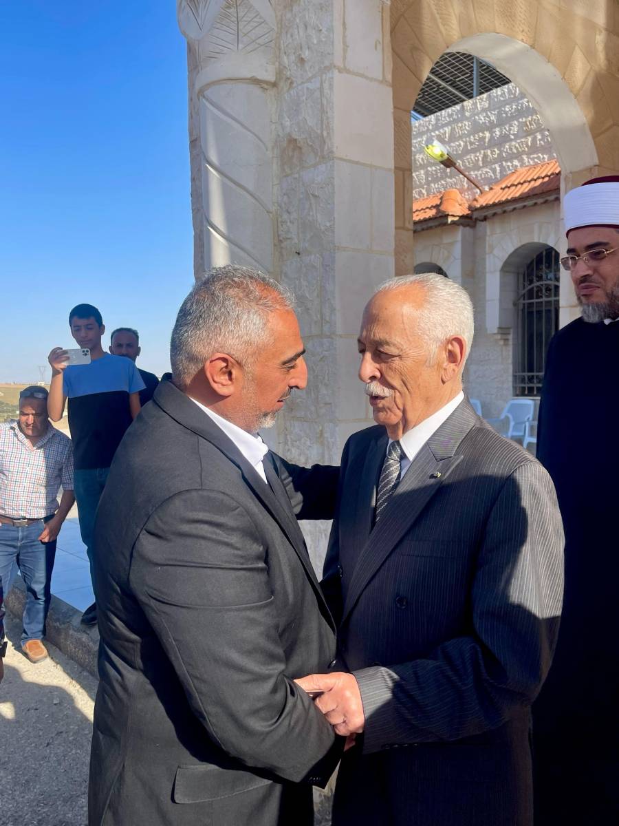 العيسوي ينقل تعازي الملك وولي العهد