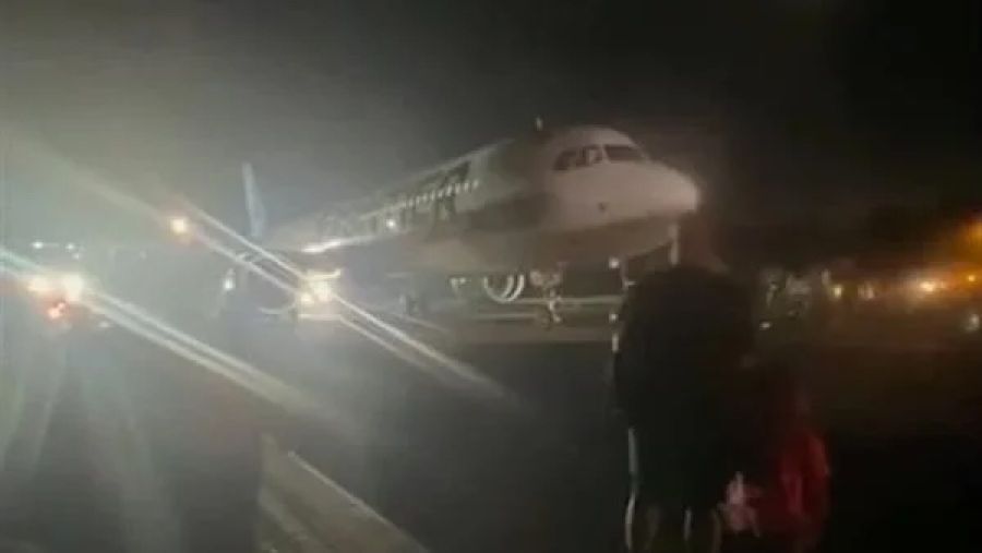 كابوس في الجو.. هبوط اضطراري مرعب