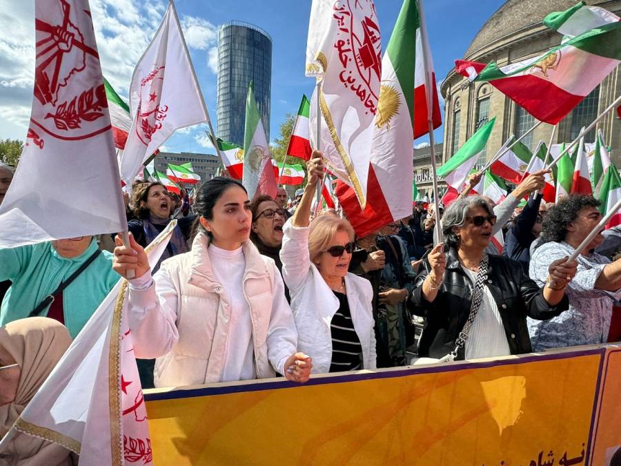 قوة المقاومة الإيرانية تهزّ العالم: احتجاجات