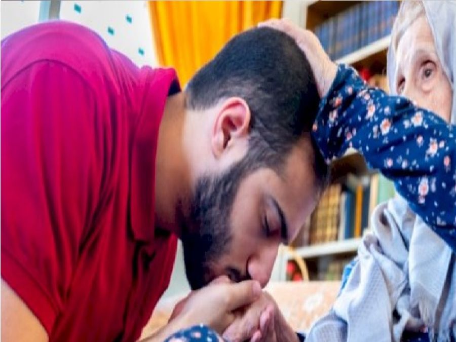 حنان الأم يؤثر على سمات الشخصية