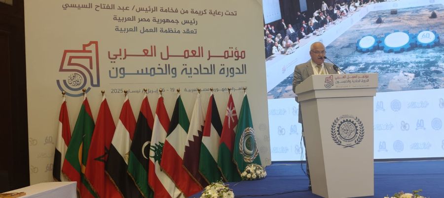 البكار: ضرورة دراسة تأثيرات الاقتصاد الرقمي