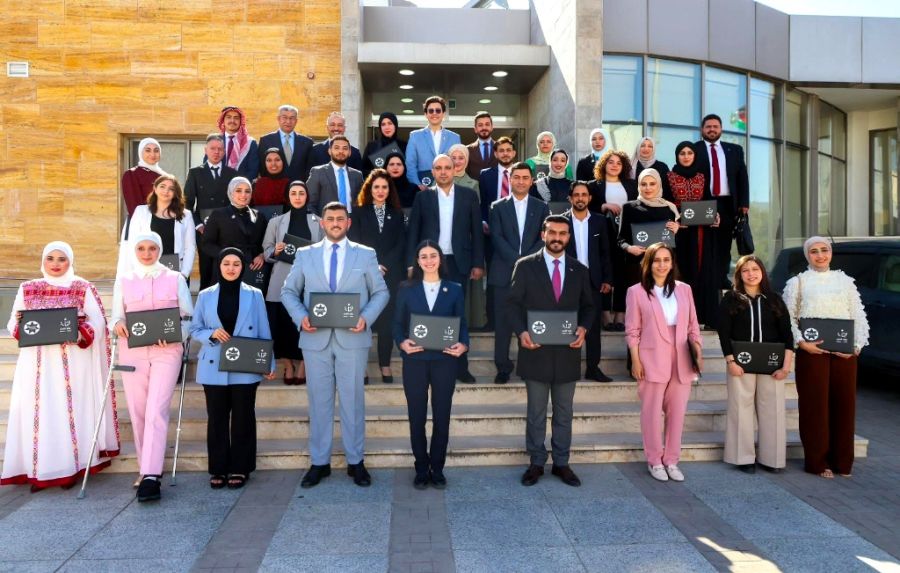 عمان الاهلية تشارك بحفل تخريج الفوج