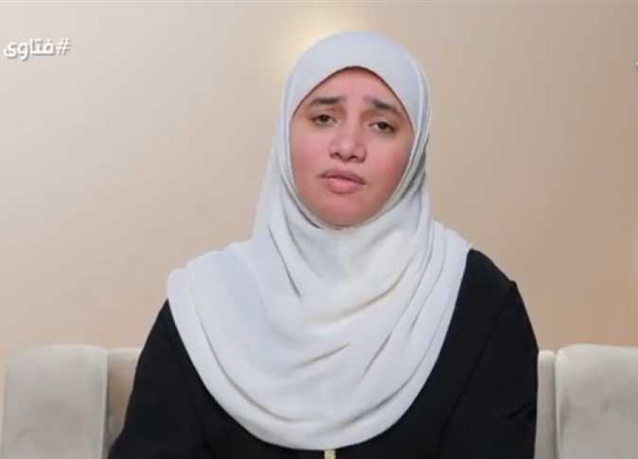 إزالة الشعر بالليزر على يد طبيبة