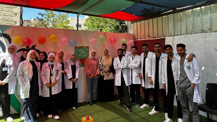 طلبة التمريض بجامعة الزرقاء ينفذون سلسلة