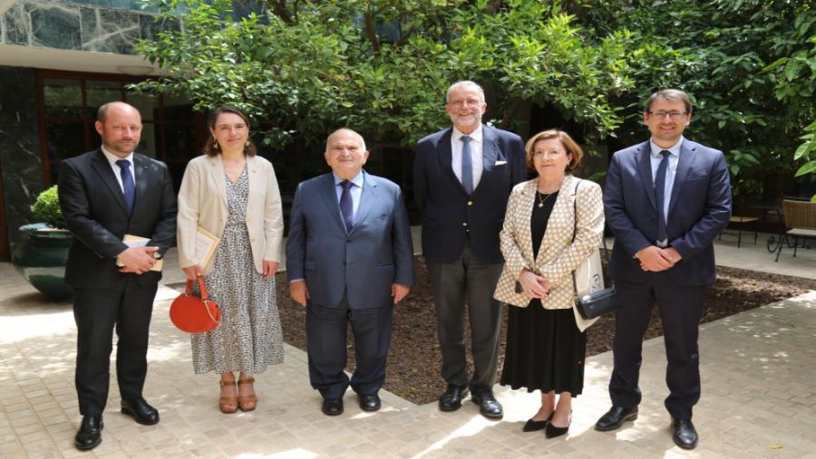 الأمير الحسن يلتقي وفدين من مجلس