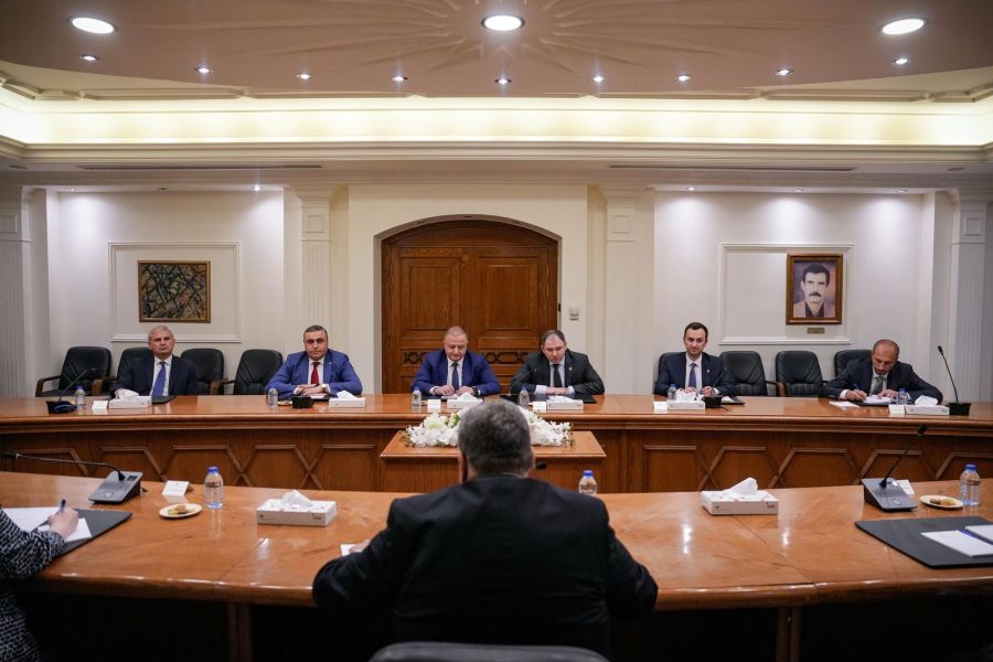 أمين عام الخارجية يستقبل وفدا برلمانيا