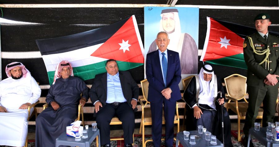 مندوبا عن الملك وولي العهد.. العيسوي